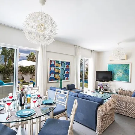 Villa Efsta - Beautiful 3 Bedroom - Pool With Lawned Gardens *