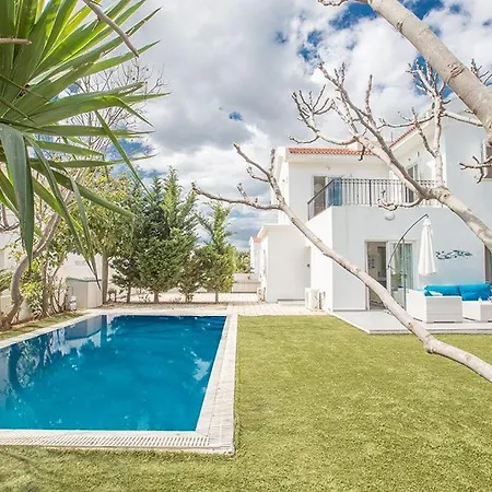Villa Efsta - Beautiful 3 Bedroom - Pool With Lawned Gardens Ajía Nápa